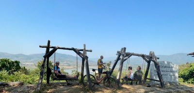 Stuart Bunt Cycling on the  tour with redspokes